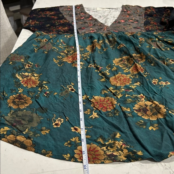 Natural Life Stella V-Neck Floral Patchwork Size Med - Picture 6 of 7
